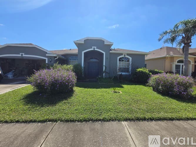 Zephyrhills House: 1821 Tangledvine Dr
