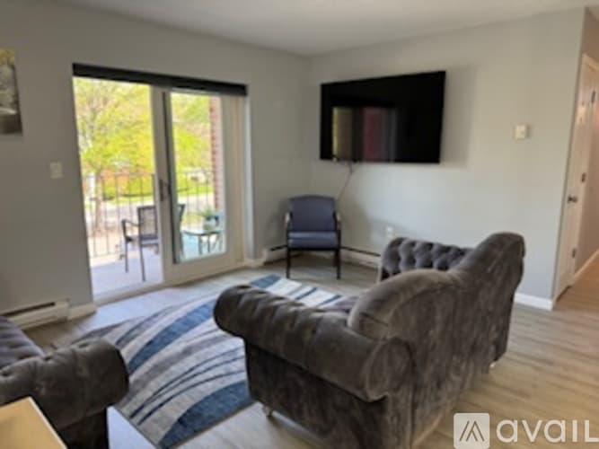 Holyoke Apartment: 34 Maple Crest Circle