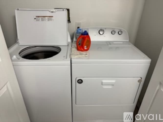 Holyoke Apartment: 34 Maple Crest Circle
