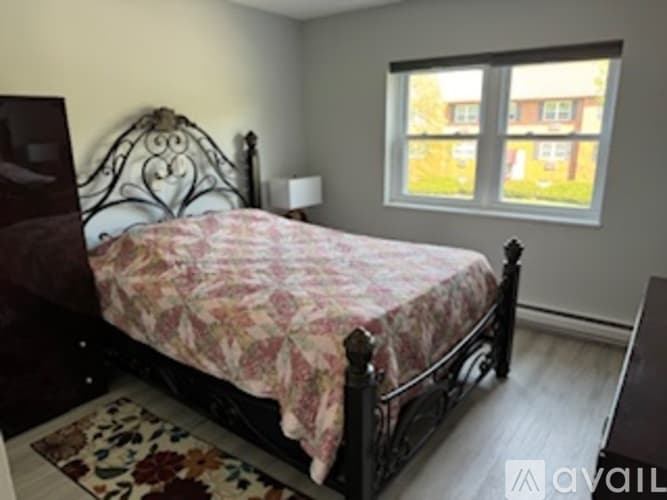 Holyoke Apartment: 34 Maple Crest Circle