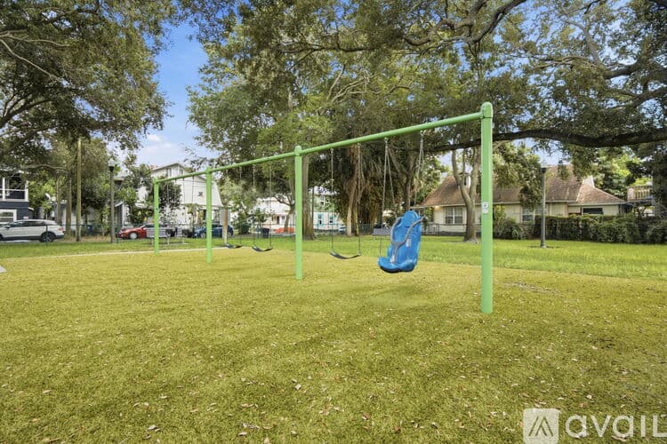 St. Petersburg Apartment: 620 7th Ave N