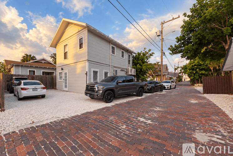 St. Petersburg Apartment: 620 7th Ave N