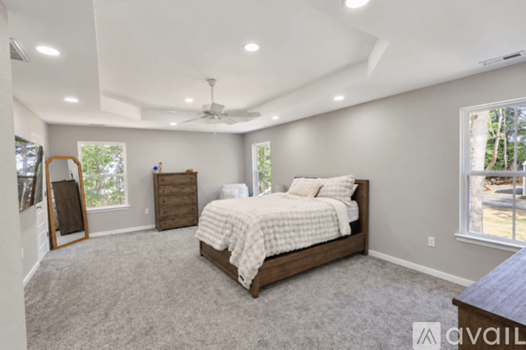 Yorktown House: 413 Burts Rd