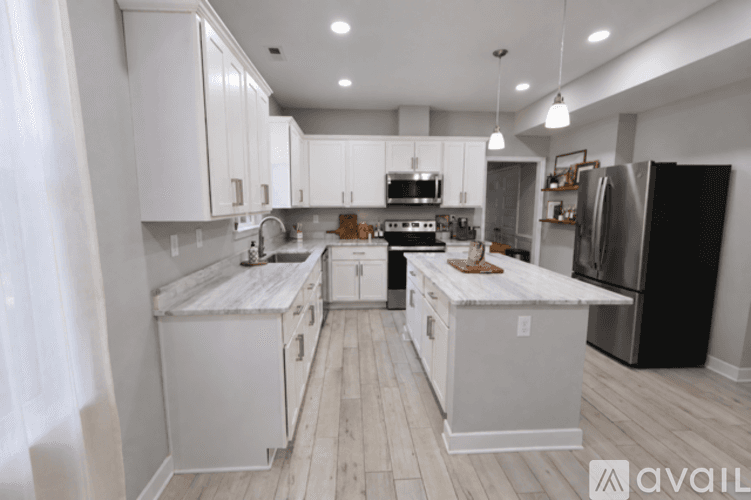 Yorktown House: 413 Burts Rd