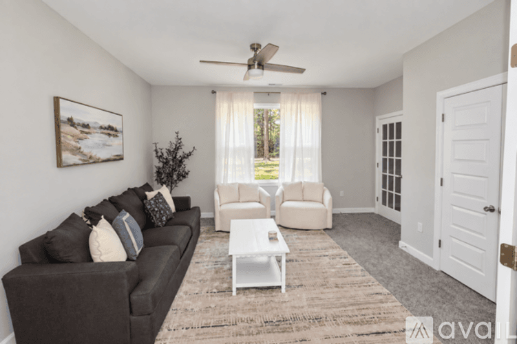 Yorktown House: 413 Burts Rd