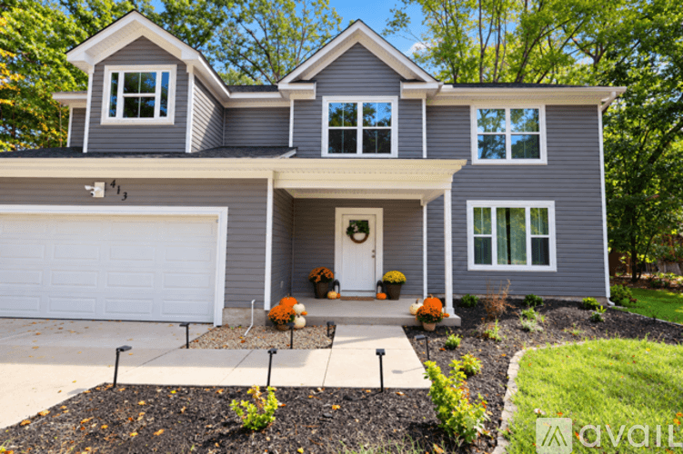 Yorktown House: 413 Burts Rd