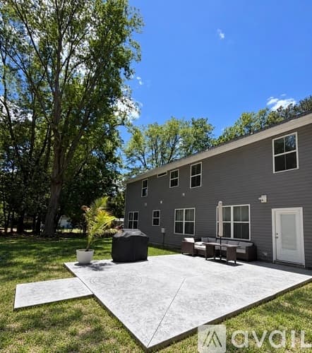Yorktown House: 413 Burts Rd