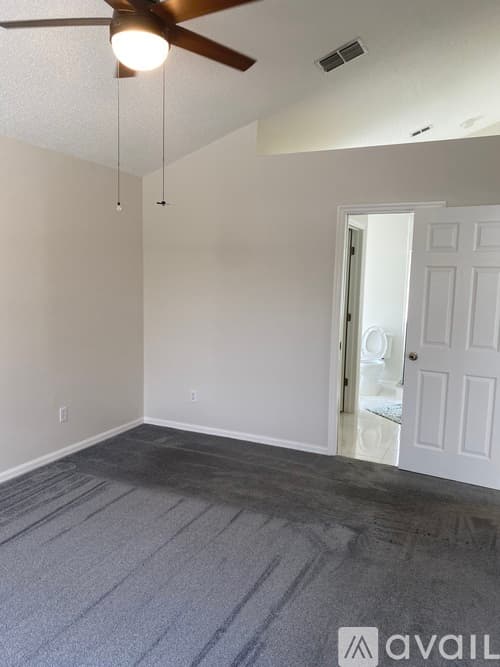 Zephyrhills House: 29139 Crossland Dr