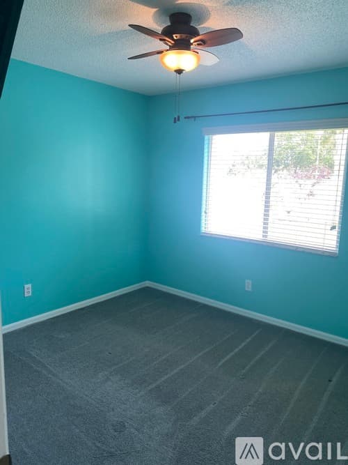 Zephyrhills House: 29139 Crossland Dr