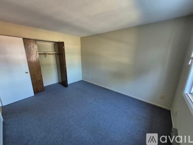 Crown Point Apartment: 8137 Pine Island Terrace