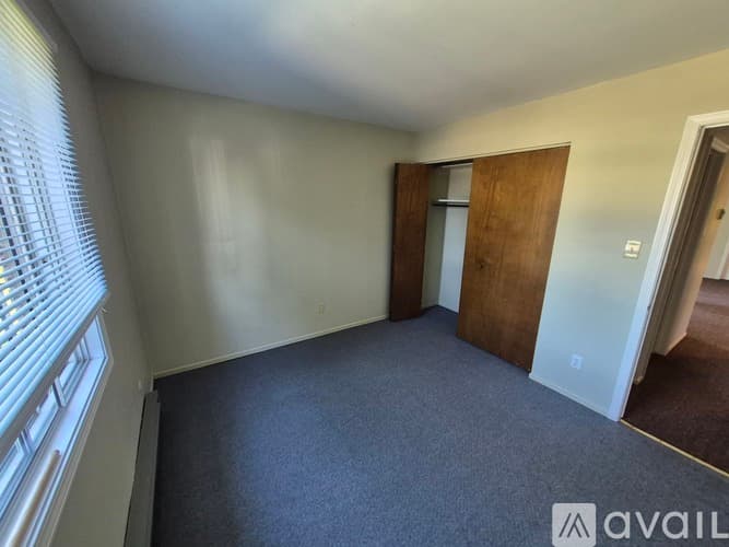 Crown Point Apartment: 8137 Pine Island Terrace