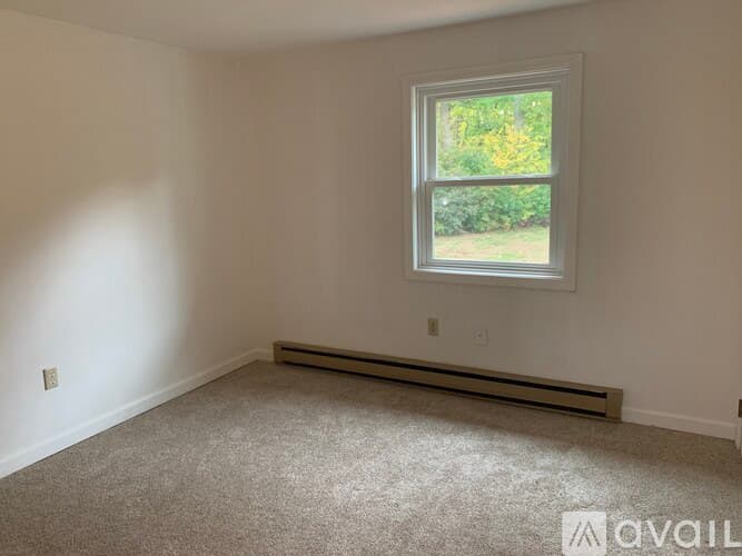 Athol Apartment: 742 Daniel Shays Hwy