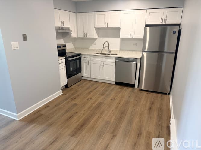 Beecher Apartment: 620 Pasadena Ave
