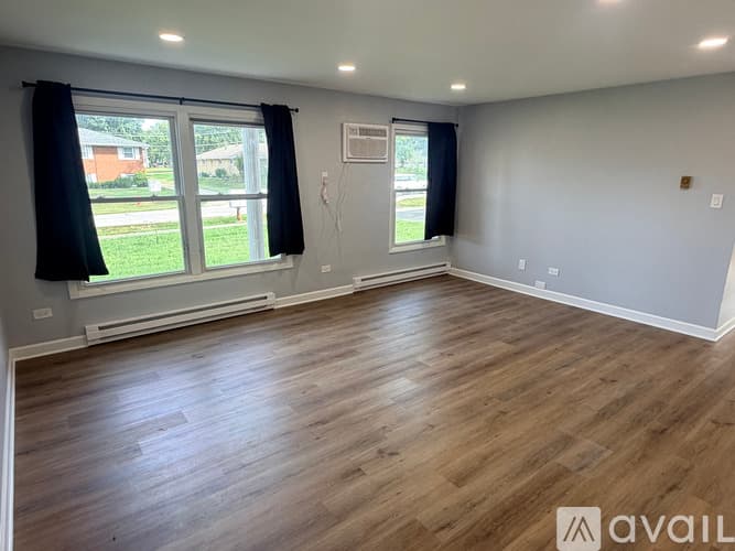 Beecher Apartment: 620 Pasadena Ave