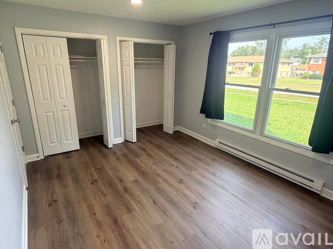 Beecher Apartment: 620 Pasadena Ave