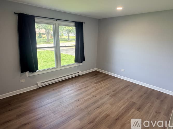 Beecher Apartment: 620 Pasadena Ave