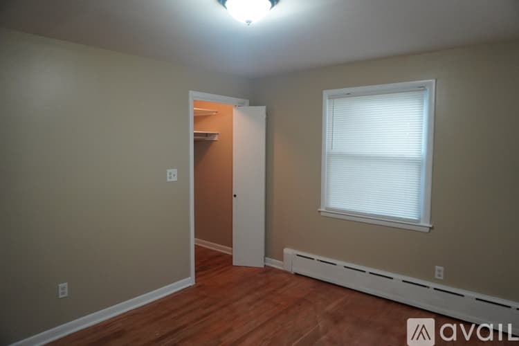 Waterbury Apartment: 111 Ferndale Avenue