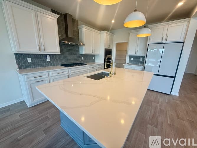 Hilliard House: 2062 Broccoli Dr