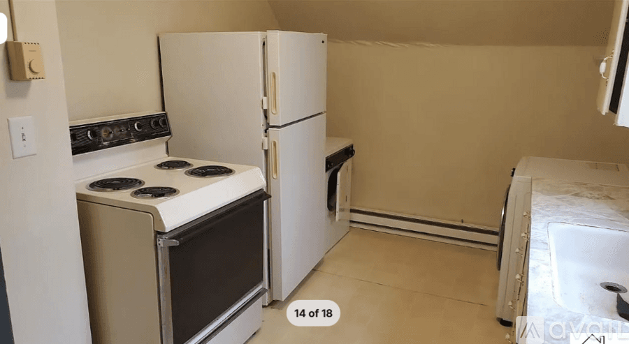 Le Sueur Apartment: 223 Bridge St