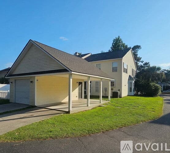 Bluffton Townhome: 77 Regent Avenue