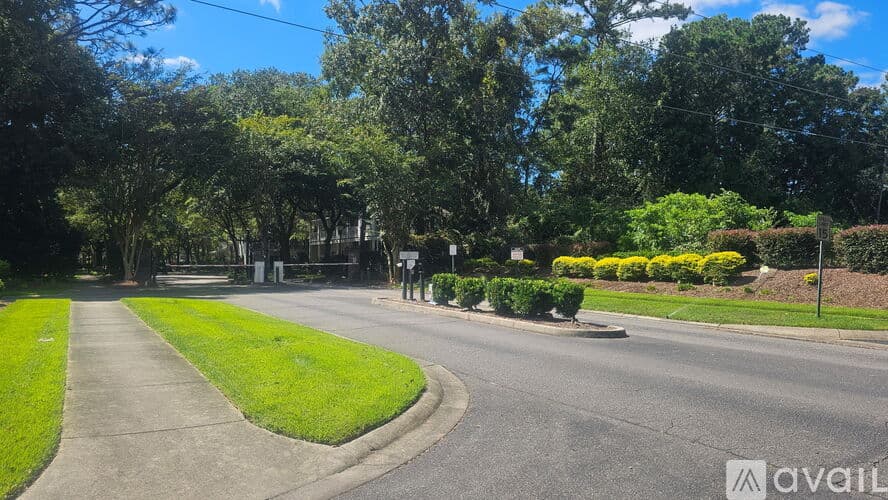 Bluffton Townhome: 77 Regent Avenue