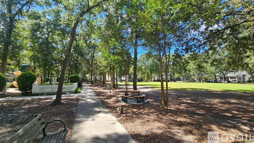 Bluffton Townhome: 77 Regent Avenue