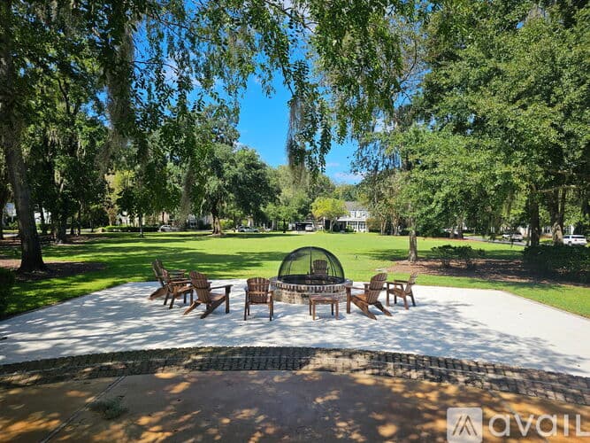 Bluffton Townhome: 77 Regent Avenue