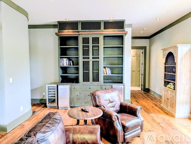 Lakemont House: 252 Bear Gap Rd