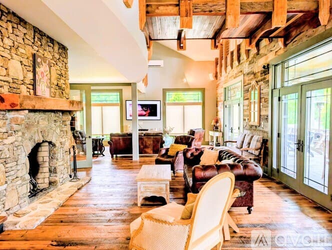 Lakemont House: 252 Bear Gap Rd