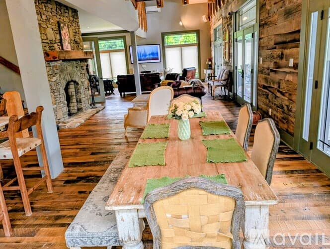 Lakemont House: 252 Bear Gap Rd
