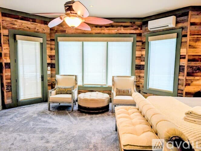 Lakemont House: 252 Bear Gap Rd