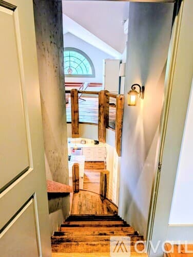 Lakemont House: 252 Bear Gap Rd