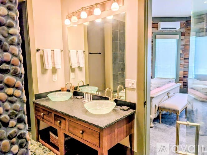 Lakemont House: 252 Bear Gap Rd