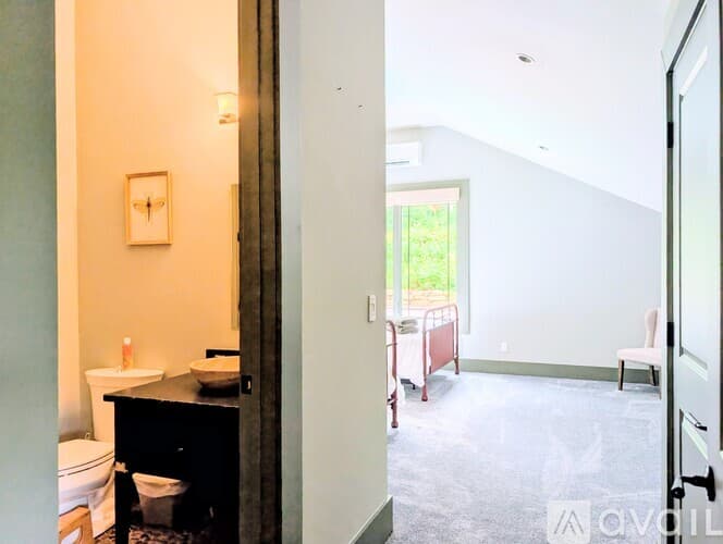 Lakemont House: 252 Bear Gap Rd