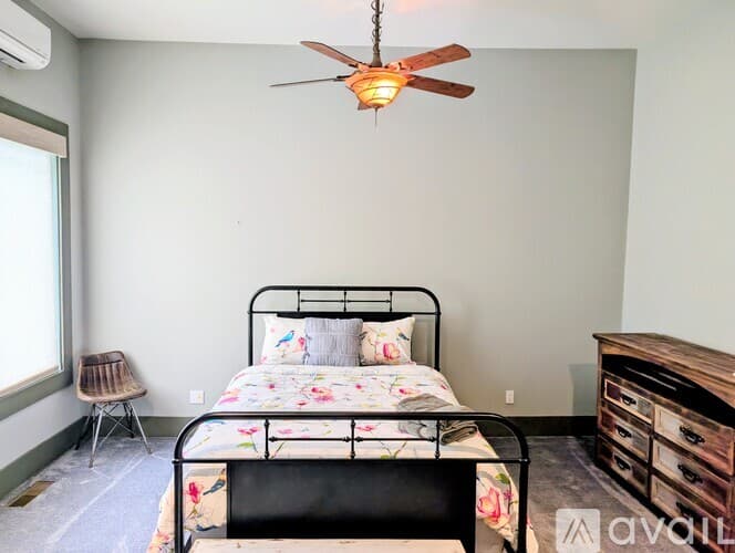 Lakemont House: 252 Bear Gap Rd