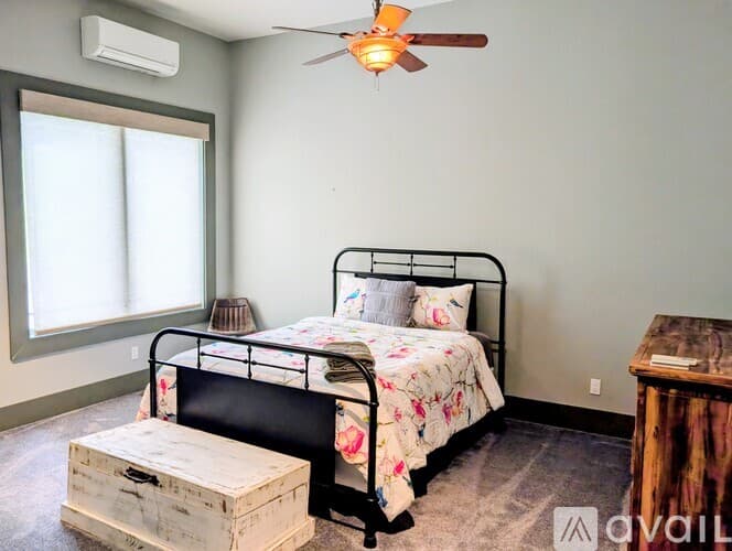Lakemont House: 252 Bear Gap Rd