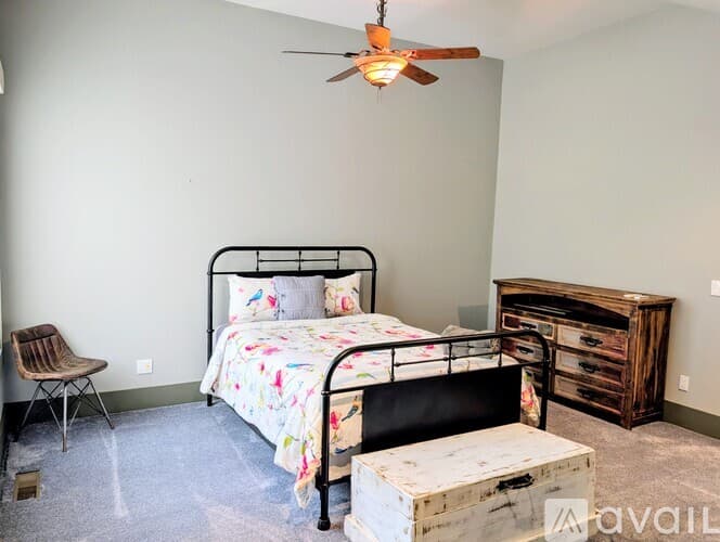 Lakemont House: 252 Bear Gap Rd
