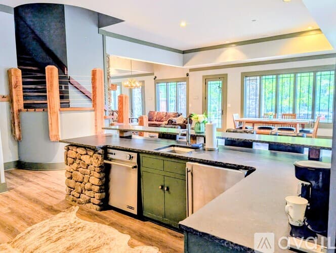 Lakemont House: 252 Bear Gap Rd