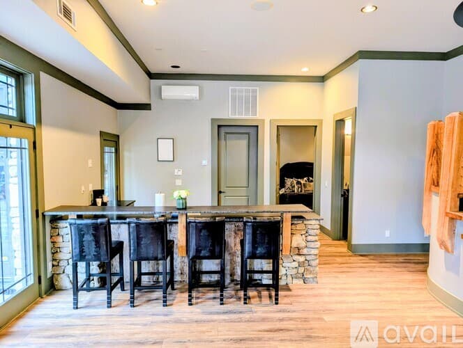 Lakemont House: 252 Bear Gap Rd