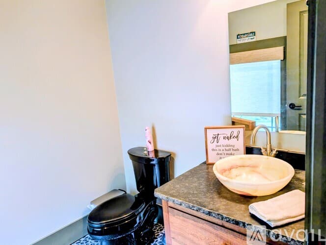 Lakemont House: 252 Bear Gap Rd