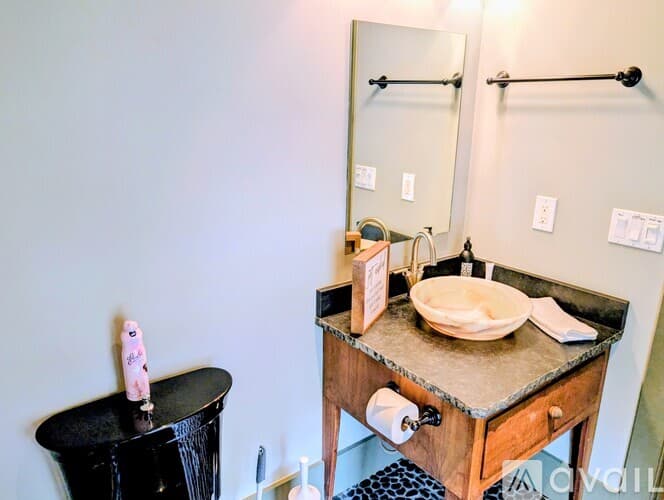 Lakemont House: 252 Bear Gap Rd