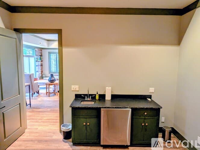 Lakemont House: 252 Bear Gap Rd