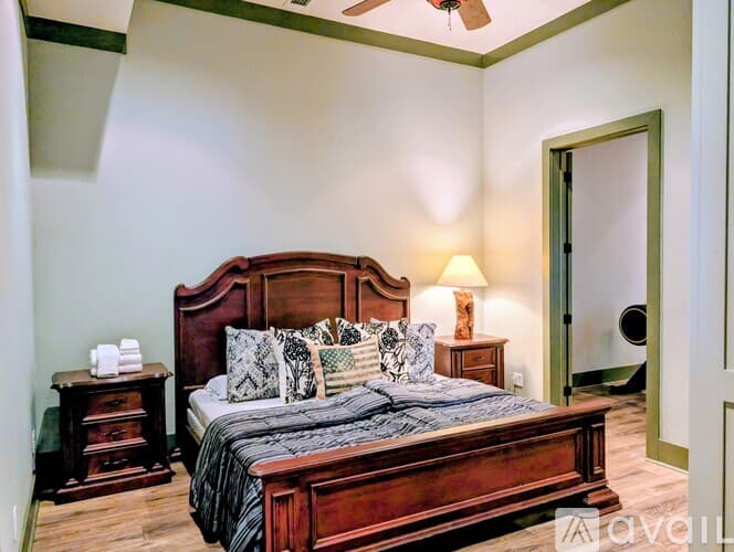 Lakemont House: 252 Bear Gap Rd