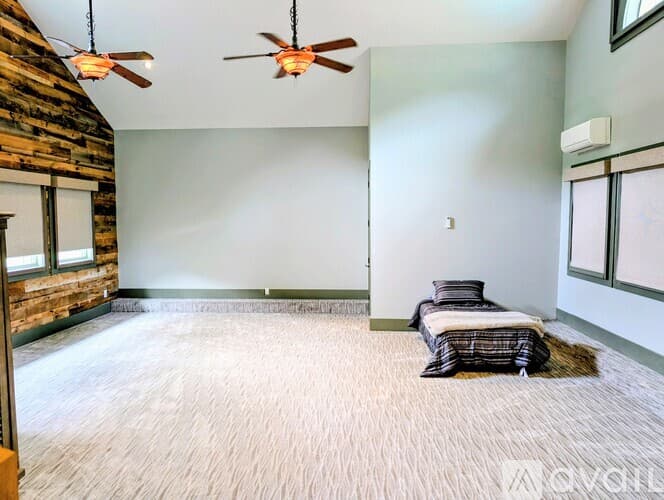 Lakemont House: 252 Bear Gap Rd