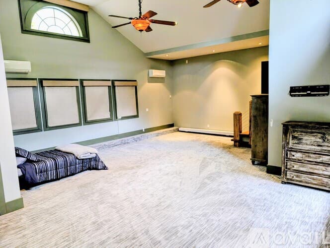 Lakemont House: 252 Bear Gap Rd