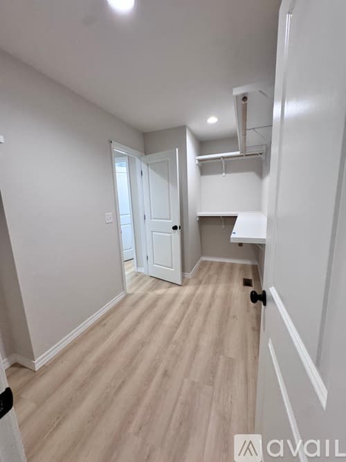 Nixa House: 648 W Brk Holw Rd