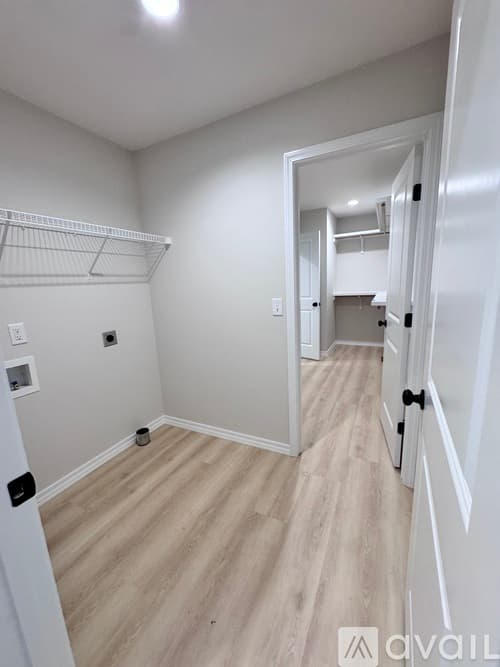 Nixa House: 648 W Brk Holw Rd