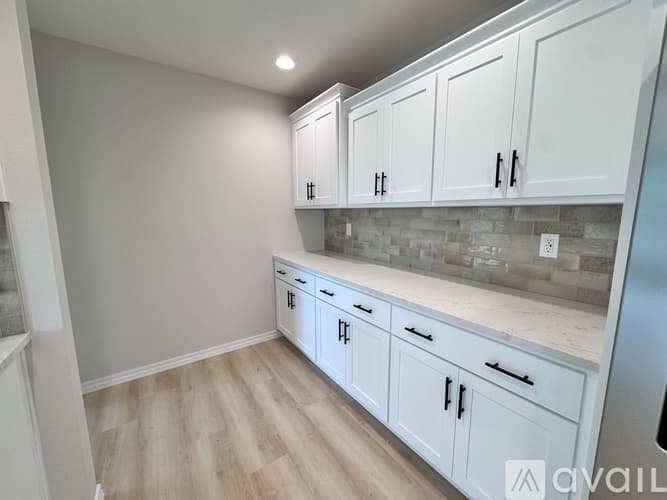 Nixa House: 648 W Brk Holw Rd
