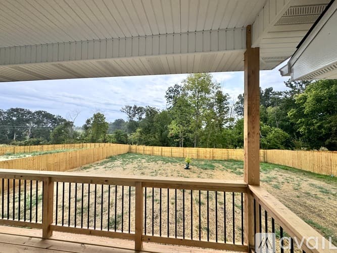 Nixa House: 648 W Brk Holw Rd