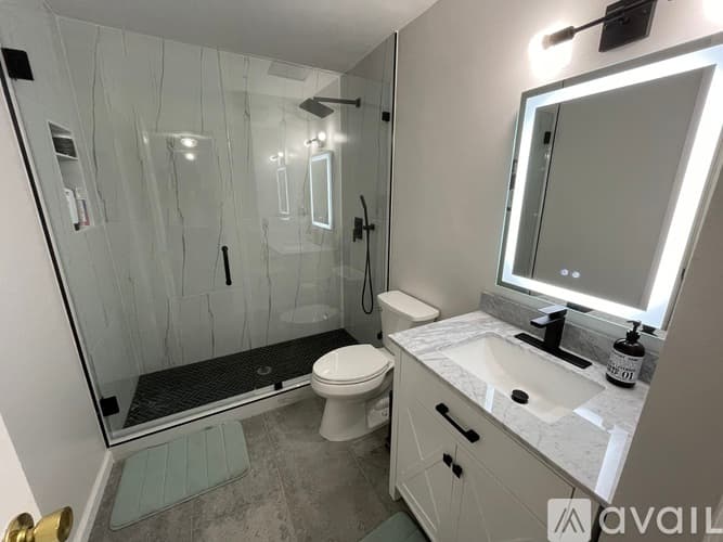 Atlanta Condo: 330 Mc Gill Place Northeast